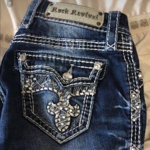 Women’s Rock Revival Skinny Jeans